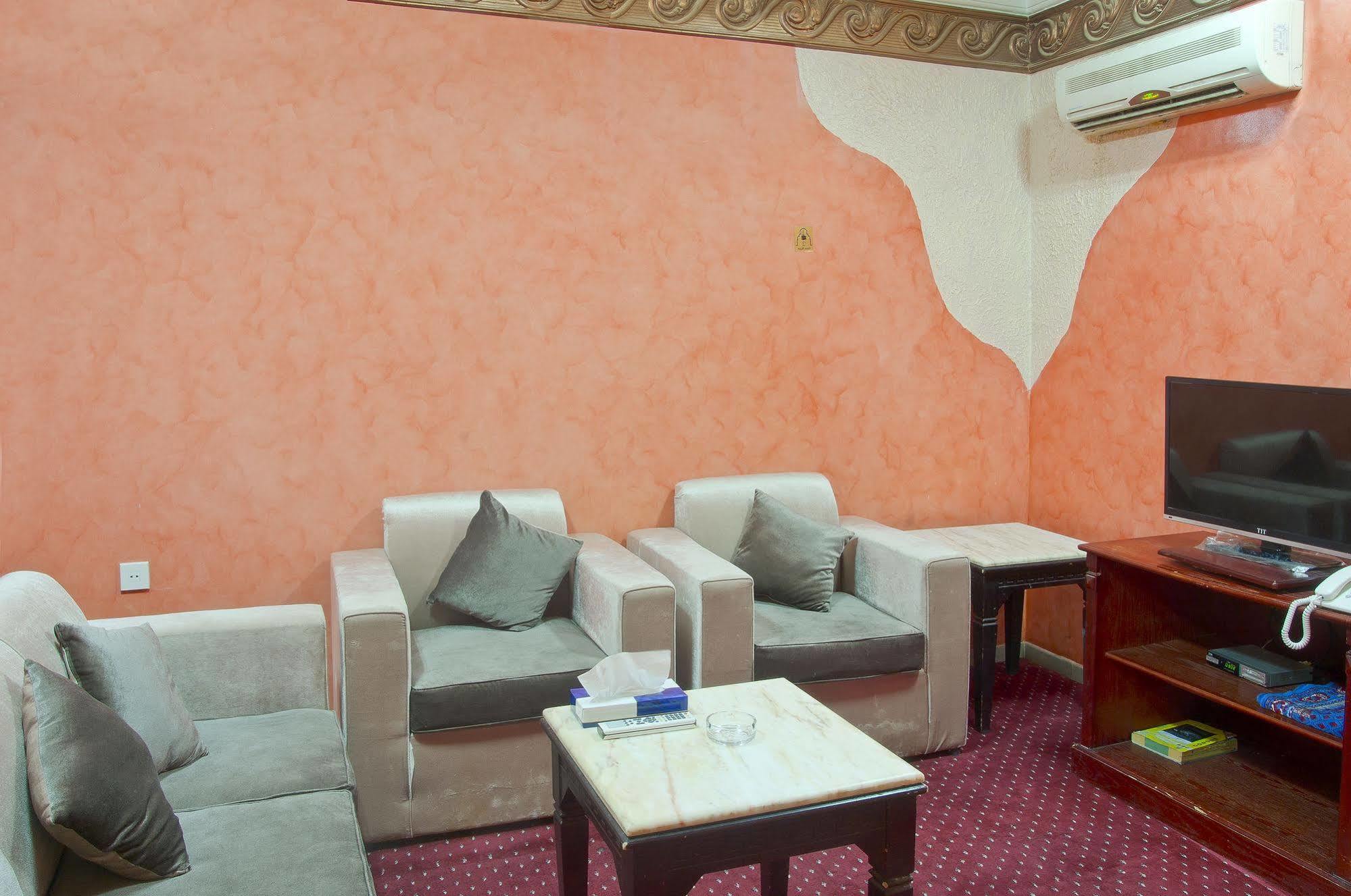 Al Farhan Hotel Suites Al Aqiq Rijád Kültér fotó