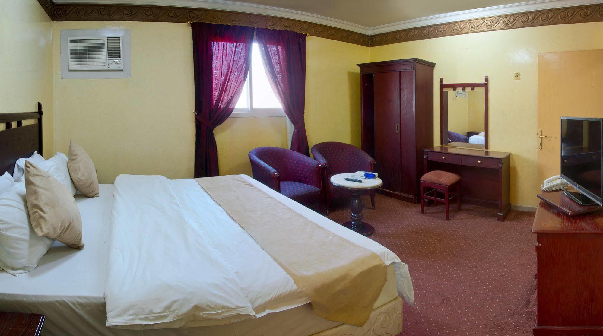 Al Farhan Hotel Suites Al Aqiq Rijád Kültér fotó