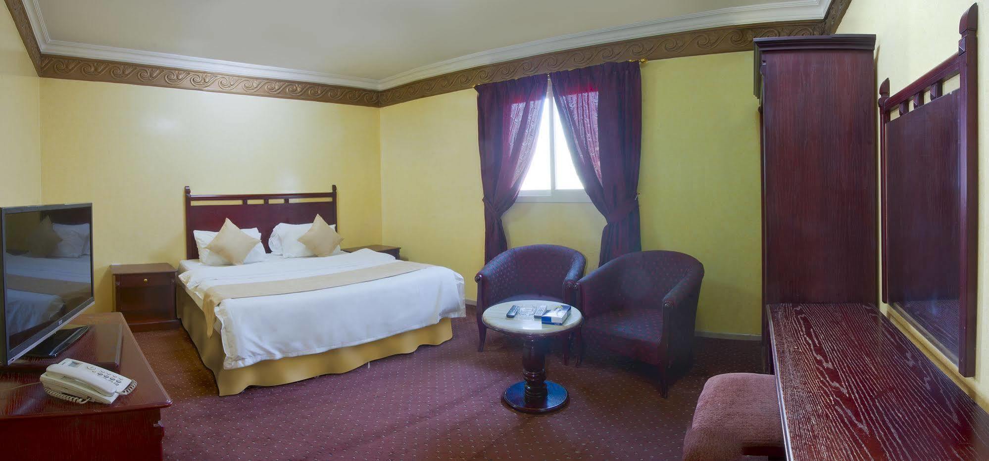Al Farhan Hotel Suites Al Aqiq Rijád Kültér fotó